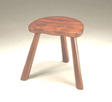 3-legged-stool Un tabouret tripode